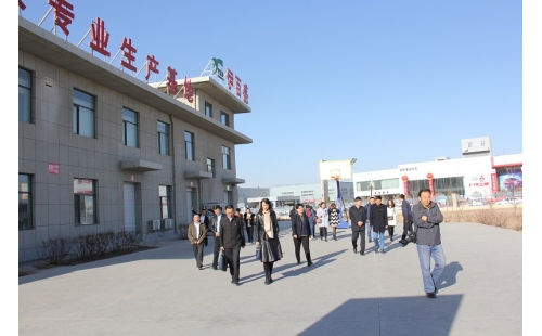 黨建引領(lǐng)促減稅降費落地，黨員帶頭抓普惠政策落實